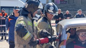 11 команд лучших пожарных и спасателей из регионов СКФО соревновались в ликвидации последствий ДТП