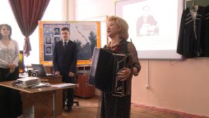 Дзæуджыхъæуы 6-æм скъолайы традицимæ гæсгæ цæуы музыкæйы къуыри