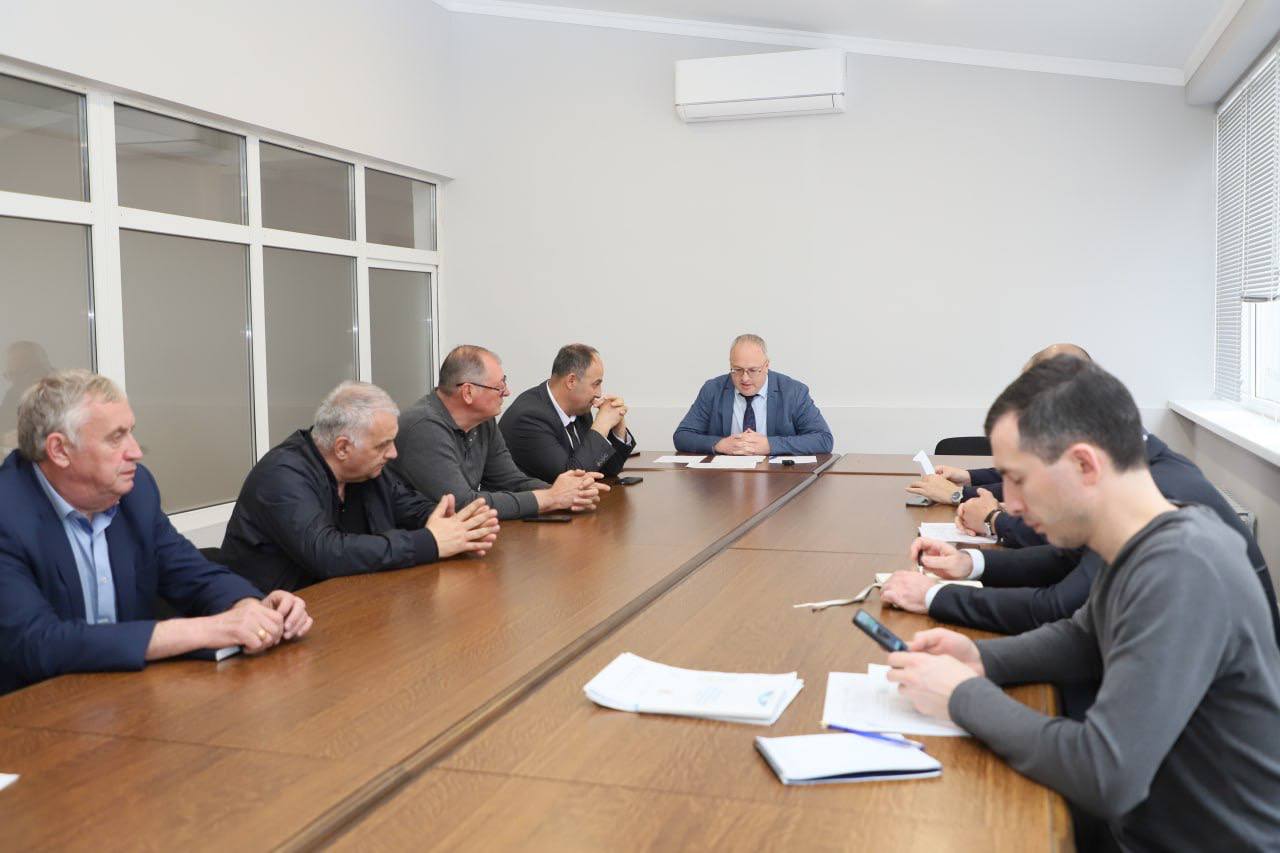 Администрация города обязала поставщиков коммунальных услуг устранить 50 разрытий