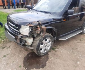 Иномарка в Дигоре въехала в группу людей, один человек погиб