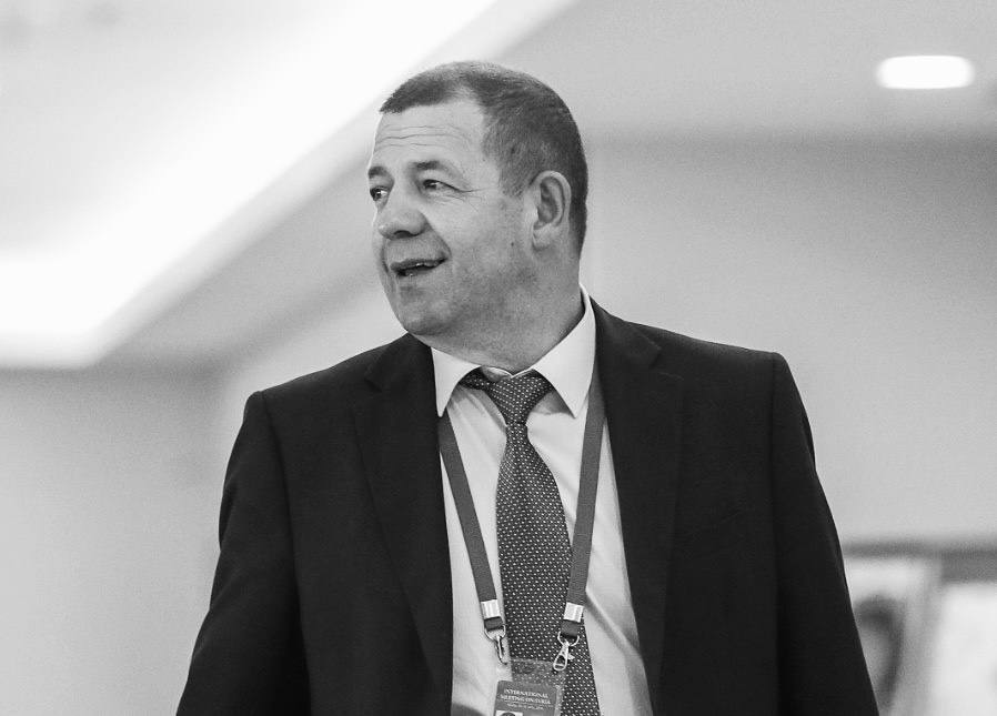 Сергей Меняйло выразил соболезнования родным и близким генерал-лейтенанта Ярослава Москалика Сергей Меняйло выразил соболезнования родным и близким генерал-лейтенанта Ярослава Москалика