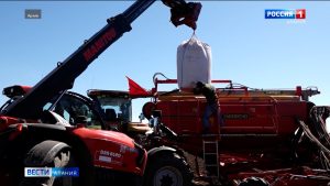В рамках посевной кампании в Моздокском районе высеивают яровые