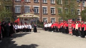 Троицкæйы скъолайы кадджын уавæры байгом кодтой Советон Цæдисы хъæбатыр Никита Дроновæн номарæн фæйнæг