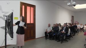 Мæздæджы мэр Тугъанты Иринæ радзырдта, бюджетмæ æфтиæгтæ кæцæй цæуы, æмæ йын йæ гæнæнтæ куыд фæуæрæхдæр кæнын ис, уый тыххæй