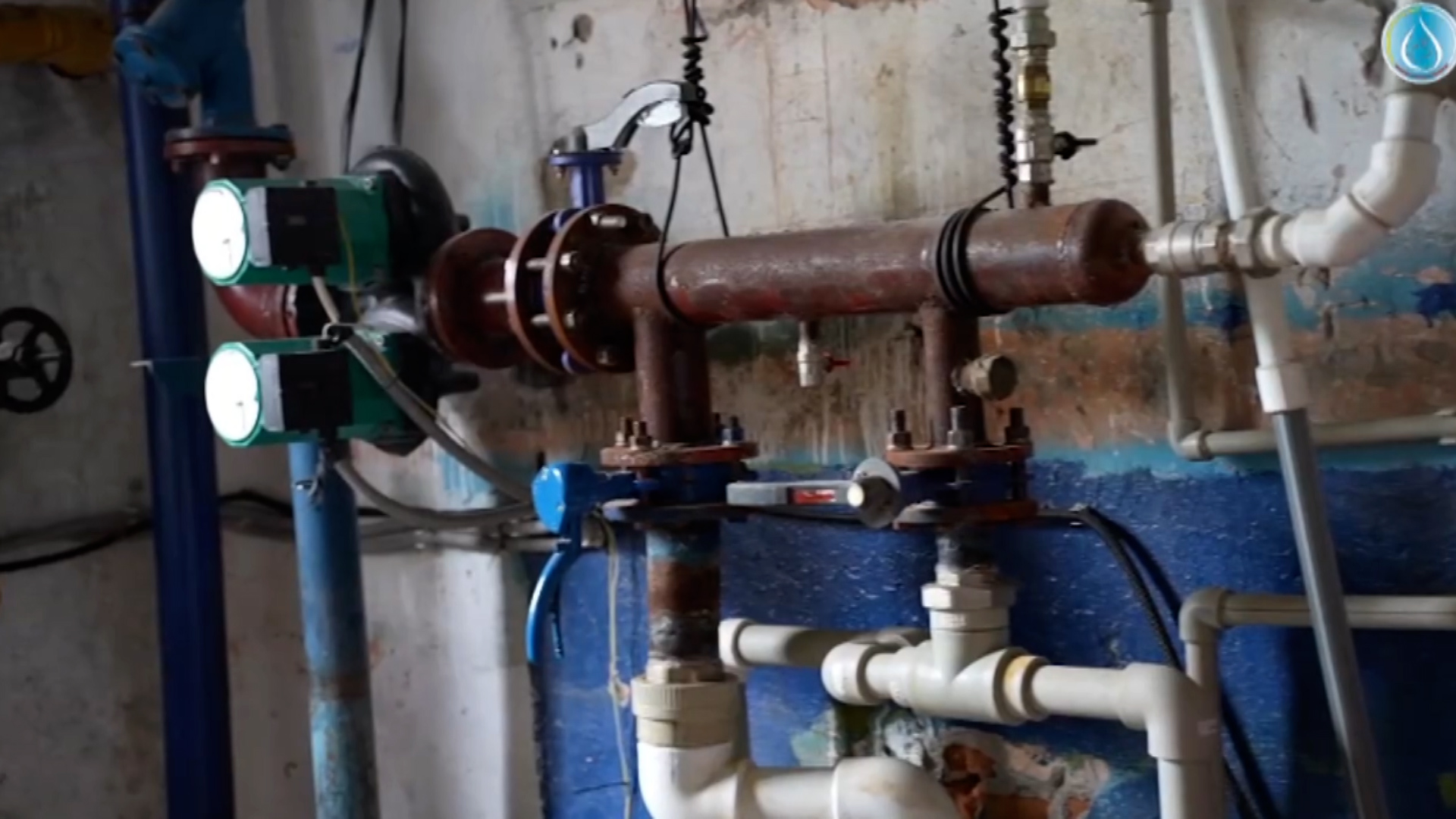 Спустя 37 лет в многоквартирном доме в Чиколе появилась горячая вода