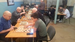 Во Владикавказе прошли соревнования по шашкам среди мужчин и женщин, приуроченные к празднованию 80-летия Победы
