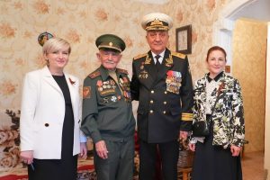 Сергей Меняйло навестил ветеранов Александра Пагаева и Арутюна Хачикяна