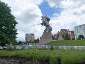 Во Владикавказе идёт благоустройство набережной Терека в районе памятника Исса Плиеву