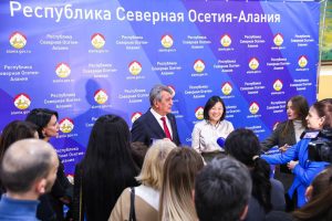 Сергей Меняйло поздравил предпринимателей республики с профессиональным праздником