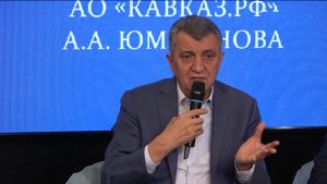 УФ-йы экономикон рæзты министры хæдивæг Сергей Назаров кусæг балцы ссыд Цæгат Ирыстонмæ