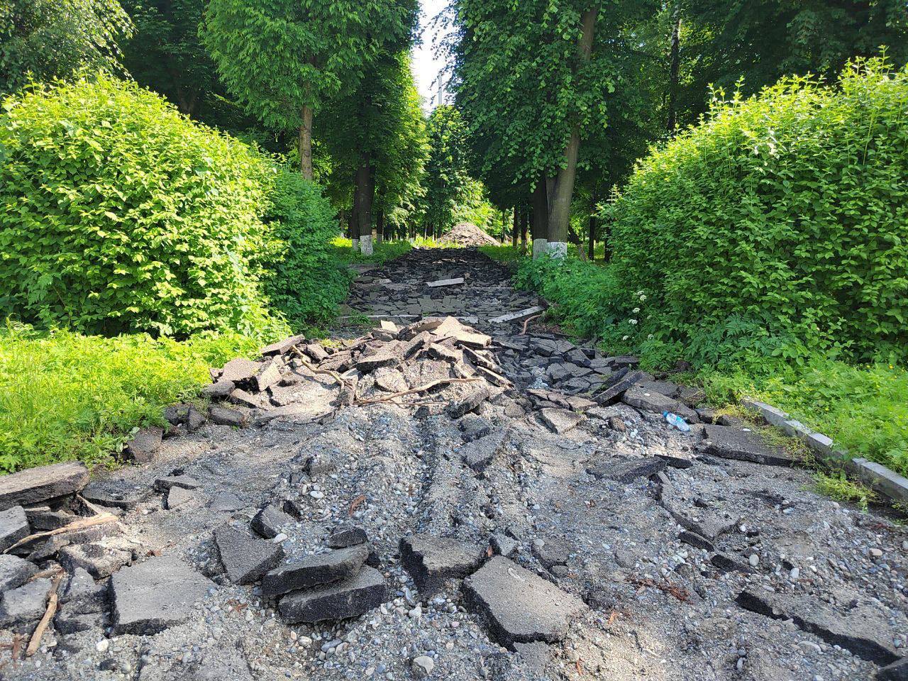 Впервые за более чем 30 лет во Владикавказе ремонтируют общественную зону на ул. Шмулевича