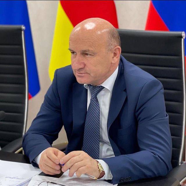 Майран Тамаев освобожден от должности министра ЖКХ РСО-А по собственному желанию