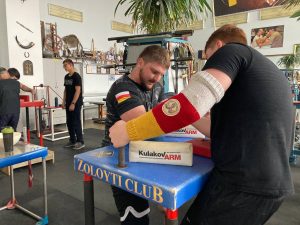 Ветераны СВО из Северной Осетии готовятся к Кубку «Защитники Отечества» по армрестлингу