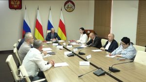 Темпы строительства школы на 1100 мест в рамках проекта «ПроШкола» рассмотрели на совещании в правительстве РСО-А