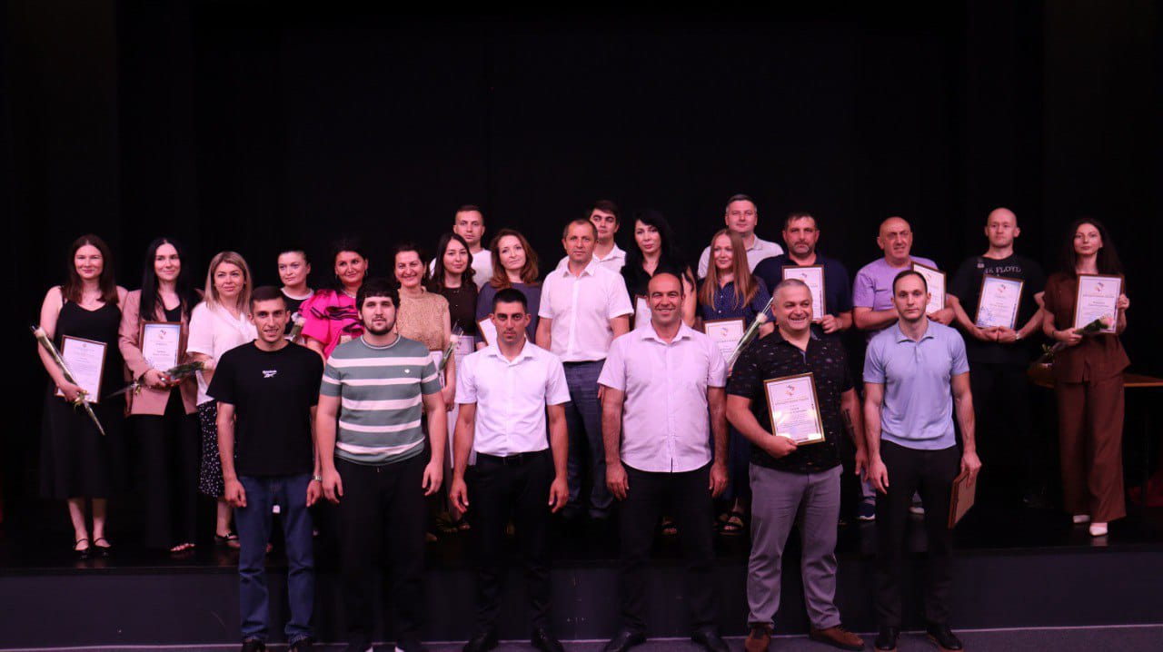 Во Владикавказе наградили специалистов, отличившихся в сфере молодежной политики