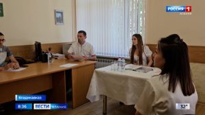 Омбудсмен Артур Кокаев провел прием граждан в КЦСОН Затеречного района Владикавказа