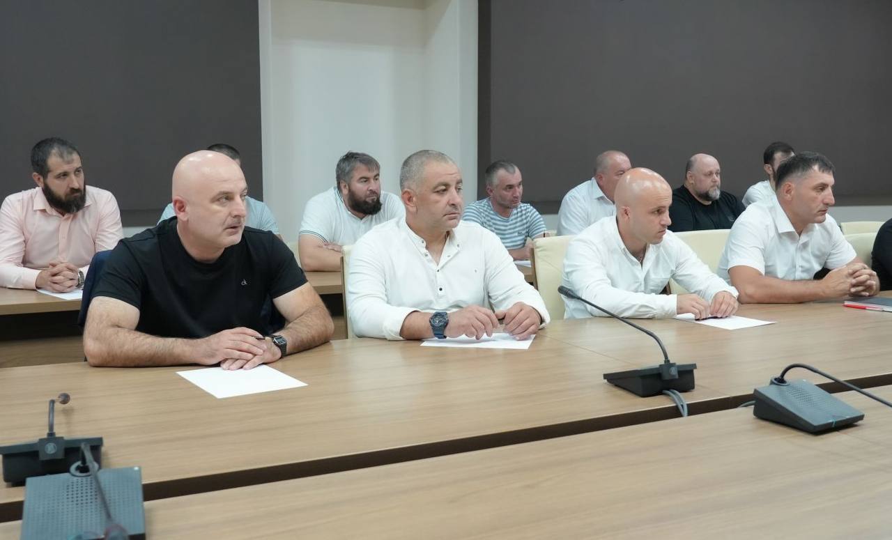 Сергей Меняйло встретился с участниками республиканского проекта «Доблесть Осетии»