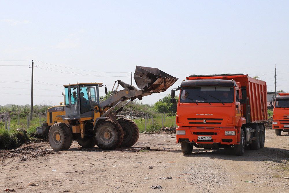 500 кубометров строительного и бытового мусора вывезли с территории Нового города