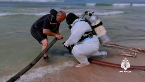 Водолазы из Северной Осетии участвуют в очистке Черноморского побережья