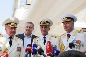 Вице-адмирал Сергей Меняйло поздравил морских офицеров, матросов, ветеранов флота с Днем Военно-Морского Флота России