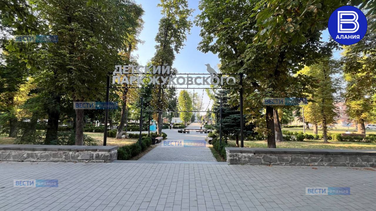 АМС Владикавказа через суд добивается от подрядчика устранения проблем с системой освещения в детском парке Жуковского