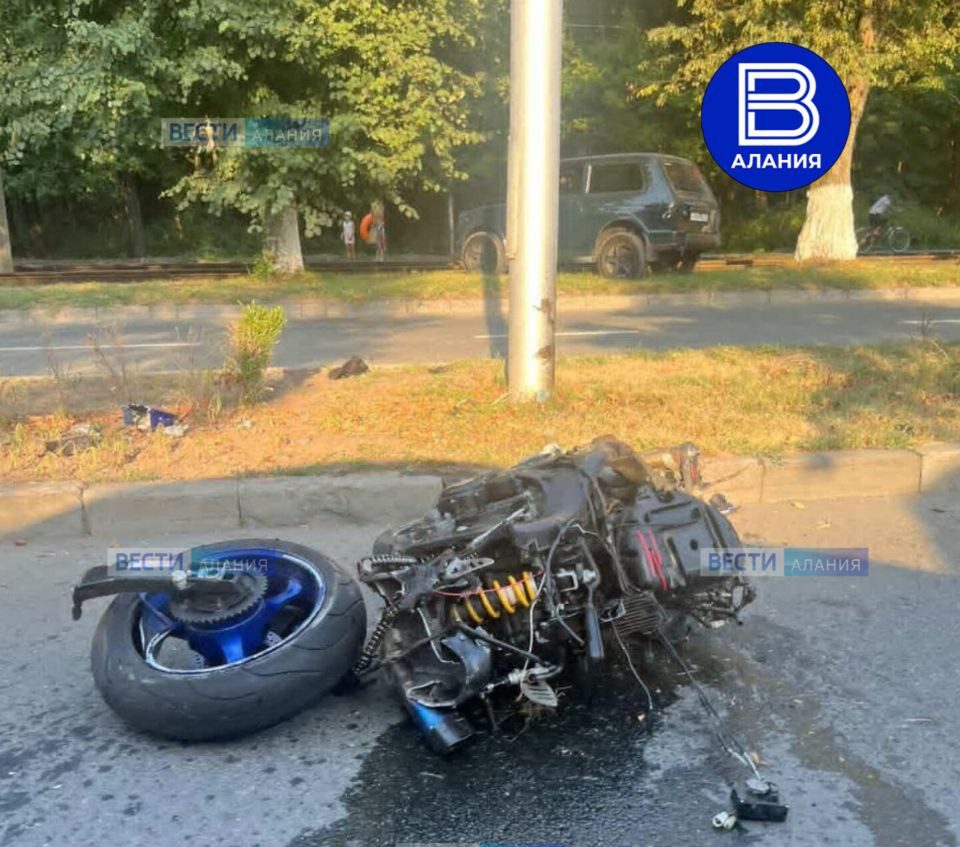 На пр.Коста мотоциклист сбил пешехода, переходившего дорогу в неположенном месте, оба погибли