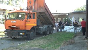 В Чермене прошёл масштабный субботник на территории первой школы