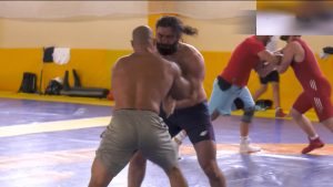 В Академии борьбы им. Аслана Хадарцева стартовали международные сборы по греко-римской борьбе