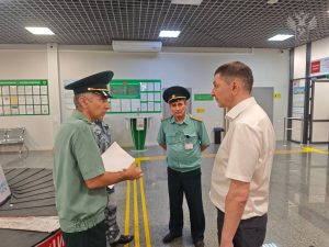 Начальник СКТУ Николай Дзугаев поручил принять меры по оптимизации работы МАПП «Верхний Ларс» в условиях повышенной нагрузки