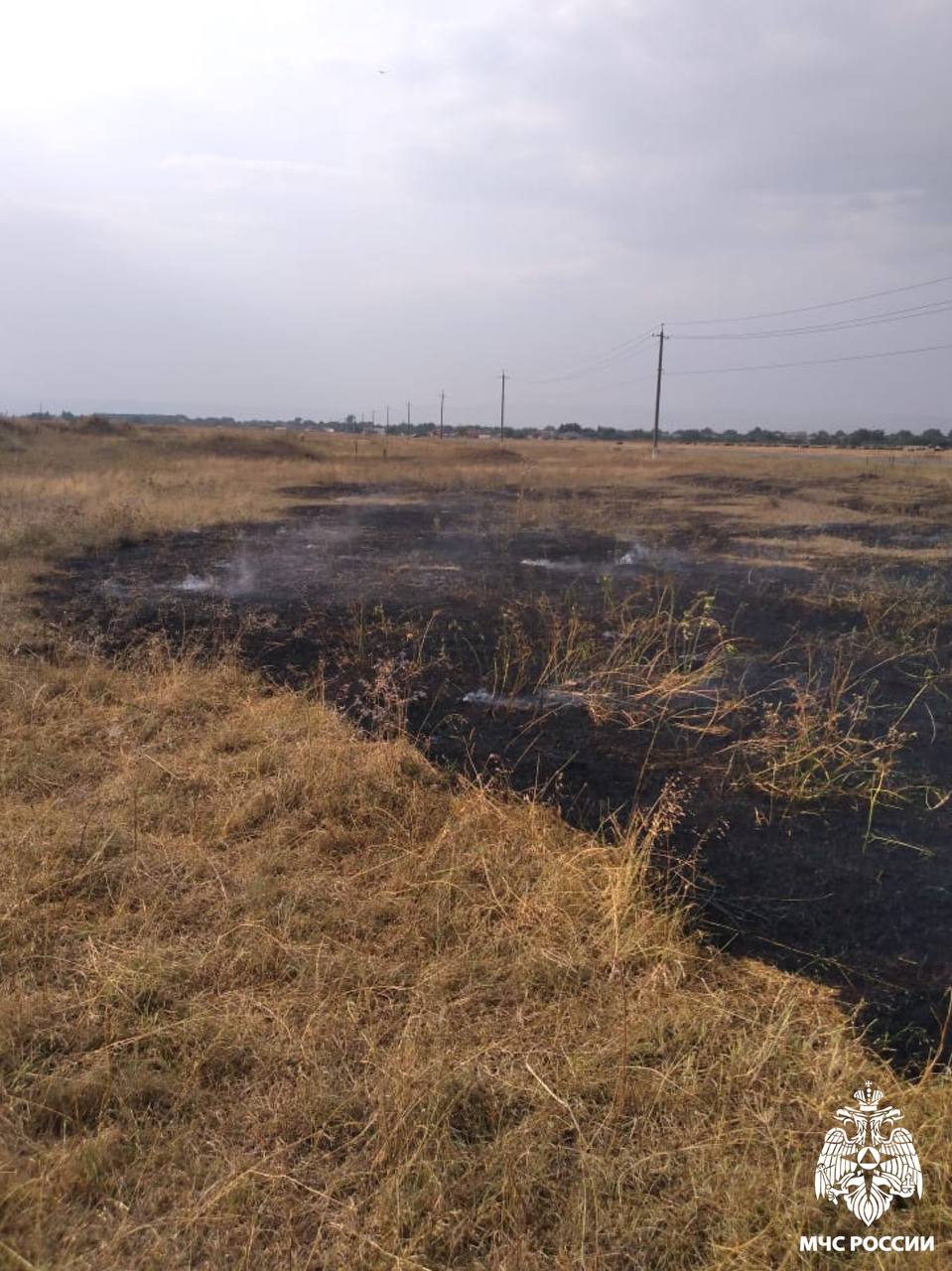 Огнеборцы ликвидировали возгорание сухостоя в Правобережном районе