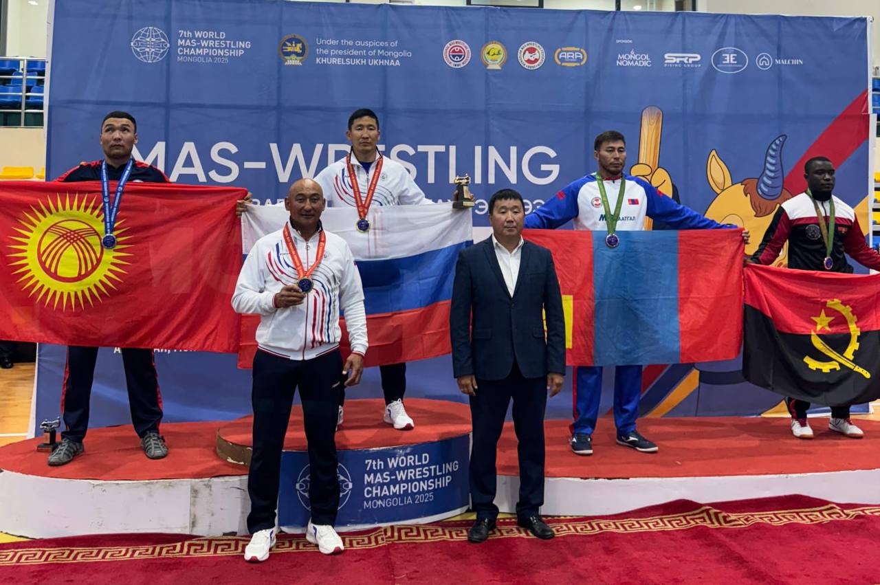 Два золота чемпионата и первенства мира по мас-рестлингу завоевали осетинские спортсмены