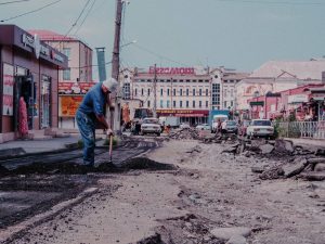 Во Владикавказе ремонтируют участок дороги на улице Бородинская