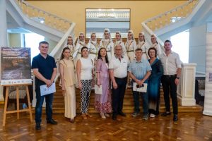 Осетинские художники представили в Сочи выставочный проект «Место воинской доблести» в поддержку защитников Родины.