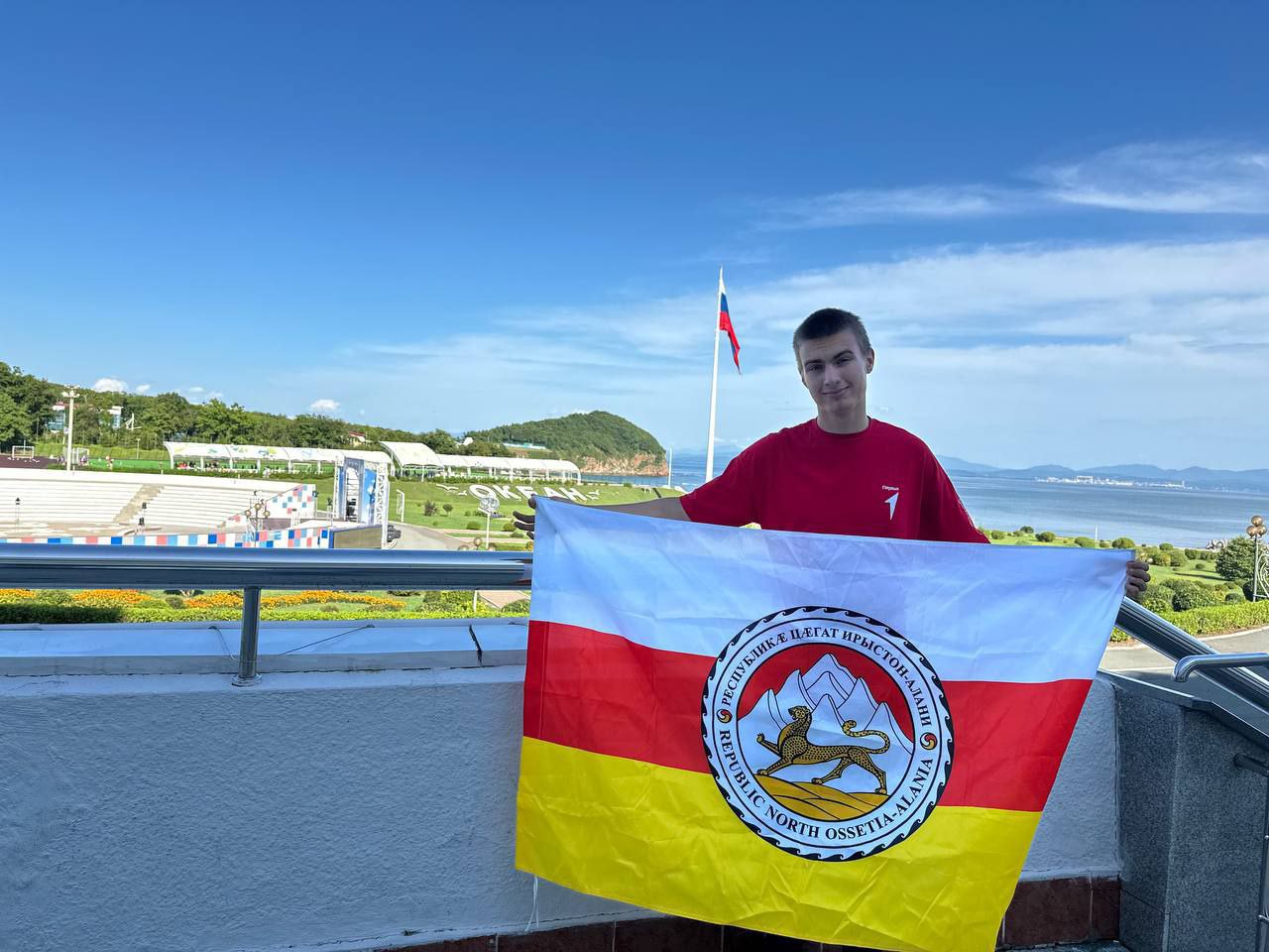 Школьник из Моздока Арсений Саломатов принимает участие Слёте международной ассоциации детских организаций во Владивостоке