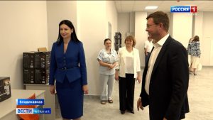 Замминистра просвещения РФ Андрей Корнеев посетил школу в микрорайоне «Новый город»