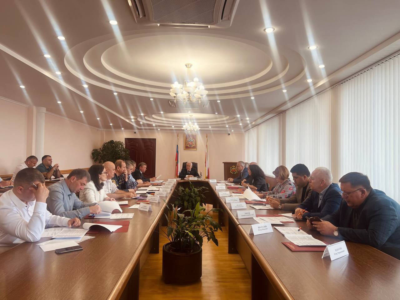 В АМС Владикавказа обсудили вопросы безопасности в преддверии нового учебного года.