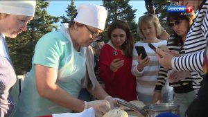 Санаторий «Сосновая роща»-йы Уæрæсейæ Цæгат Ирыстонмæ йæ фæллад уадзынмæ чи ссыд, уыдонæн арæзт æрцыд ирон культурæйы бæрæгбон