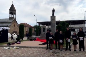 В Цхинвале почтили память жертв Бесланской трагедии