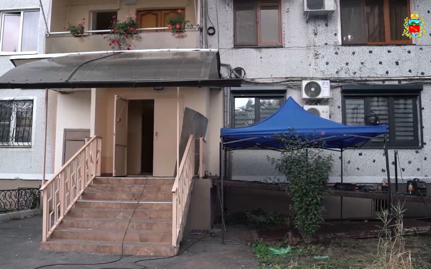 Администрация Владикавказа устанавливает в многоквартирных домах пандусы и подъемные механизмы для людей с ОВЗ