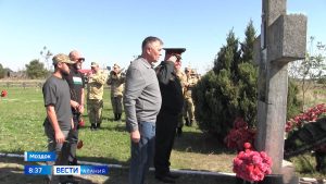 На воинском мемориале в Моздоке почтили память погибших и пропавших без вести на Северном Кавказе военнослужащих