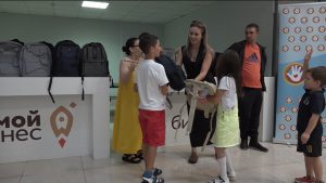 В преддверии учебного года активисты благотворительного фонда «Быть добру» провели акцию «Собери ребенка в школу»