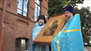 Во Владикавказском храме равноапостольного князя Владимира встретили точную копию Владимирской иконы Божией Матери