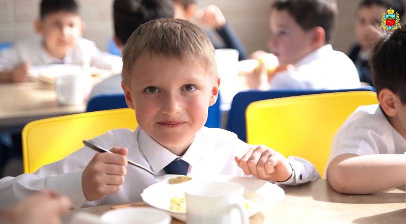 Котлеты с сыром и шоколадное масло пополнили школьное меню