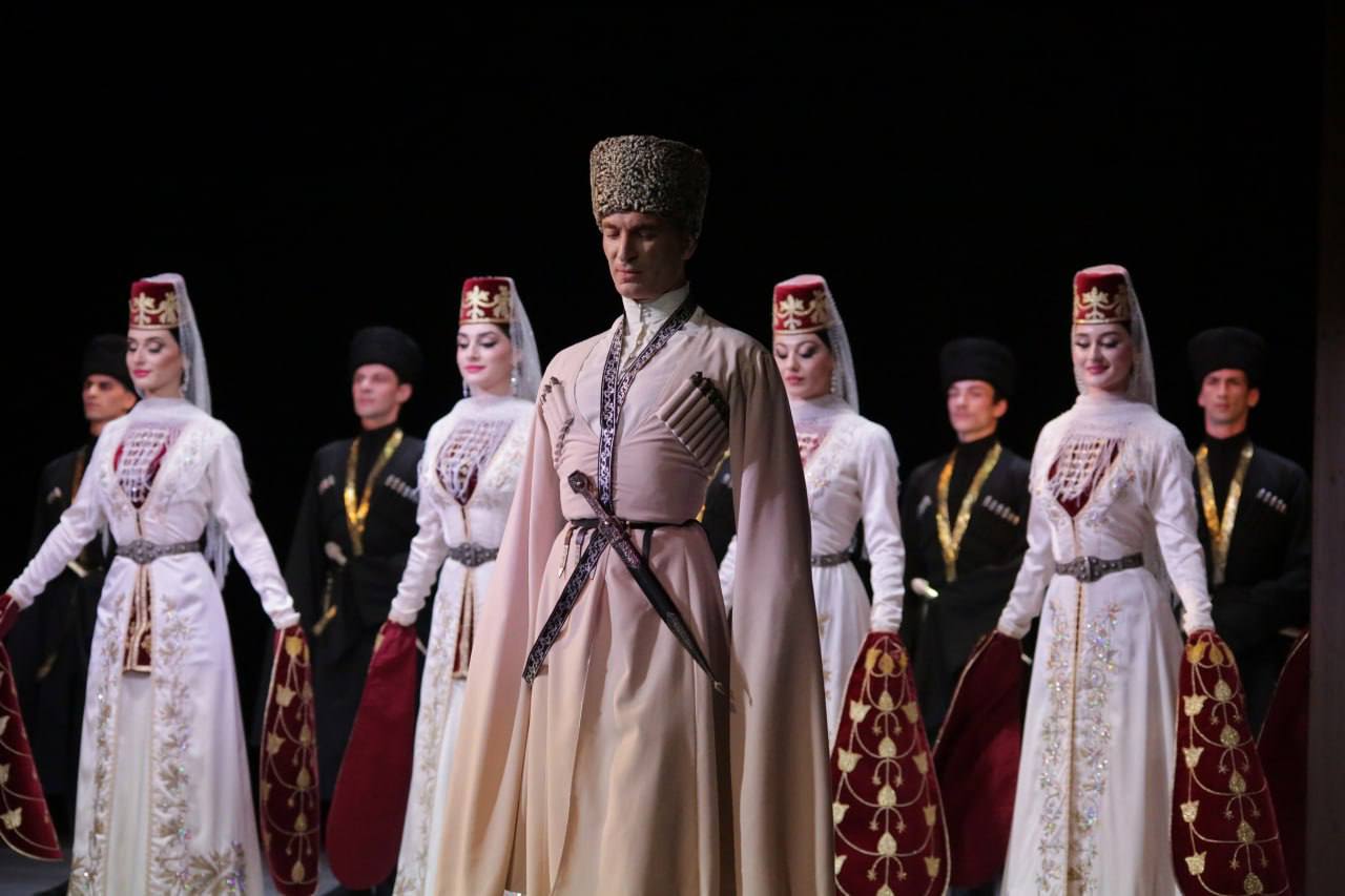 Ансамбль «Алан» представит на гастролях в Крыму программу, посвященную 80-летию Победы