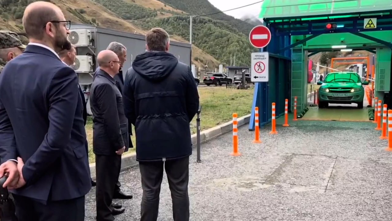 На границе Северной и Южной Осетии установили портальный инспекционно-досмотровый комплекс