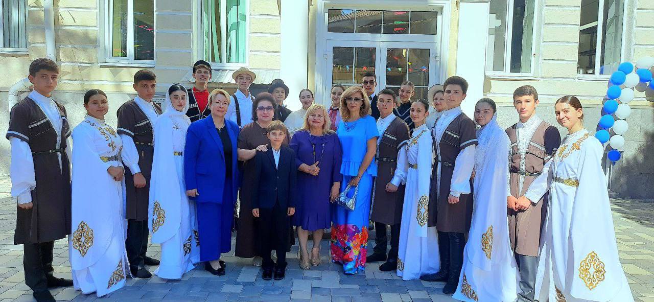 Ученики школы № 27 Владикавказа побывали с дружеским визитом в Ялте по приглашению школы № 12