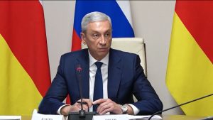 Премьер Борис Джанаев провел заседание трехсторонней комиссии по регулированию социально-трудовых отношений