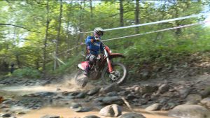 80 гонщиков из разных регионов России приняли участие в соревнованиях в Северной Осетии