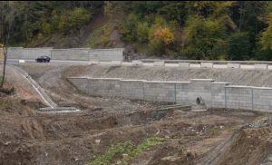 Почти 600 метров подпорных стен для защиты от оползней строят на участке автодороги «Кавказ» – Хурикау – Малгобек – Моздок»