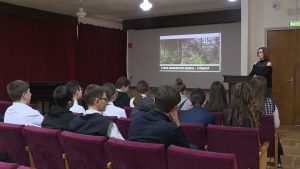 «Литературный час» состоялся в республиканской детской библиотеке имени Дабе Мамсурова